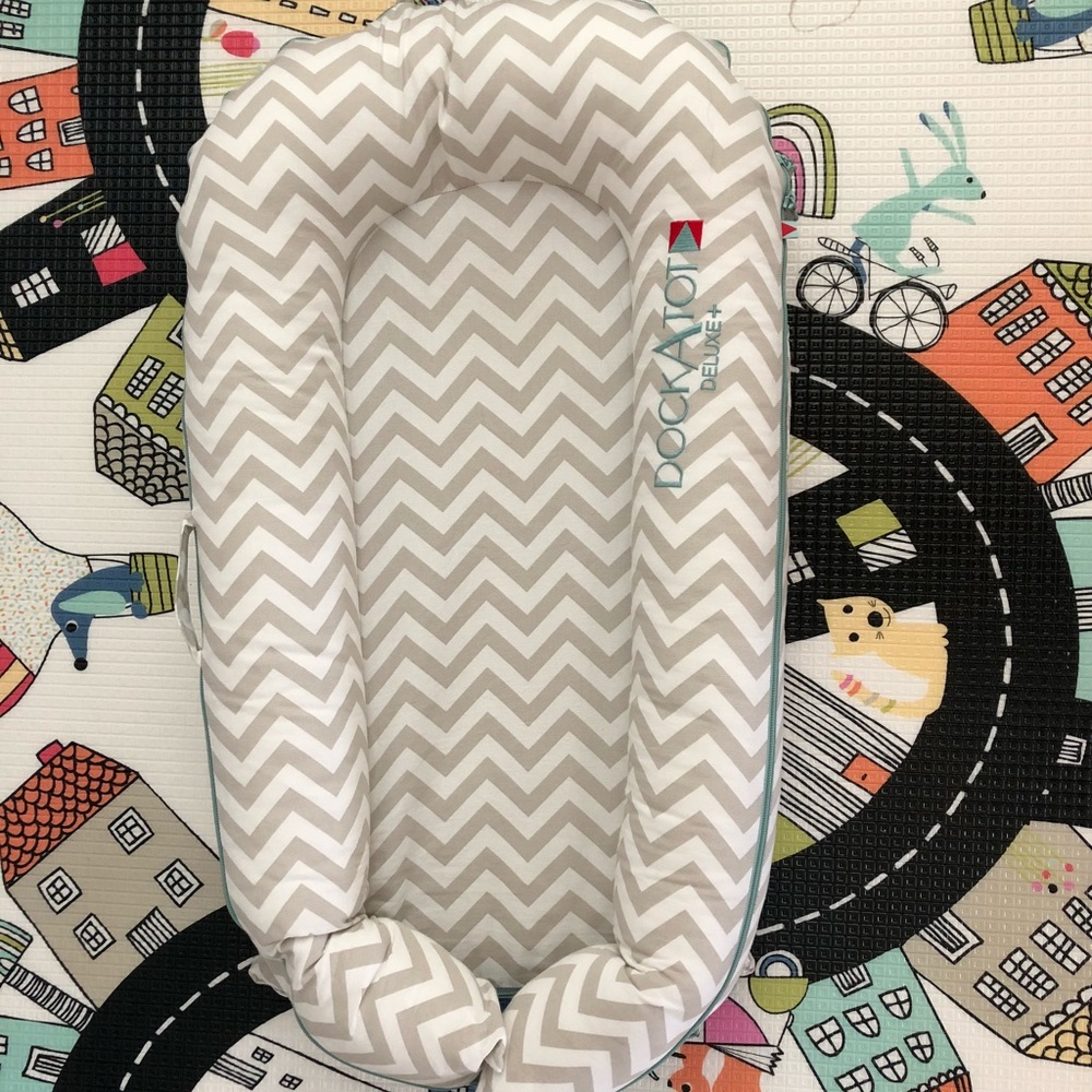 Dockatot Deluxe+ Chevron